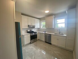 275 AVENUE B Ave in Bayonne, NJ - Building Photo