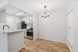 Turtle Cove in Westland, MI - Foto de edificio - Building Photo