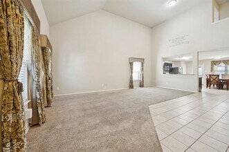 1035 Sadie St in Forney, TX - Foto de edificio - Building Photo