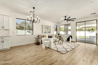 1236 E Nightingale Ln in Gilbert, AZ - Building Photo - Building Photo