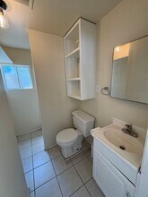 1085 E Academy Ave in Tulare, CA - Building Photo - Building Photo