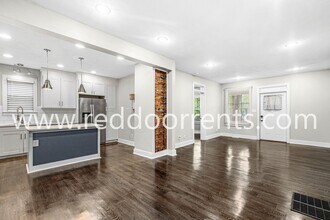 2028 Hoyt Ave in Indianapolis, IN - Building Photo - Building Photo