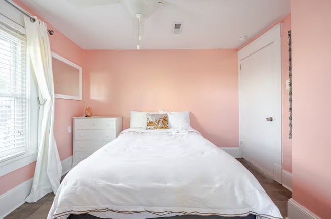 1019 Berryville Ave, Unit The Queen of Winchester in Winchester, VA - Building Photo - Building Photo