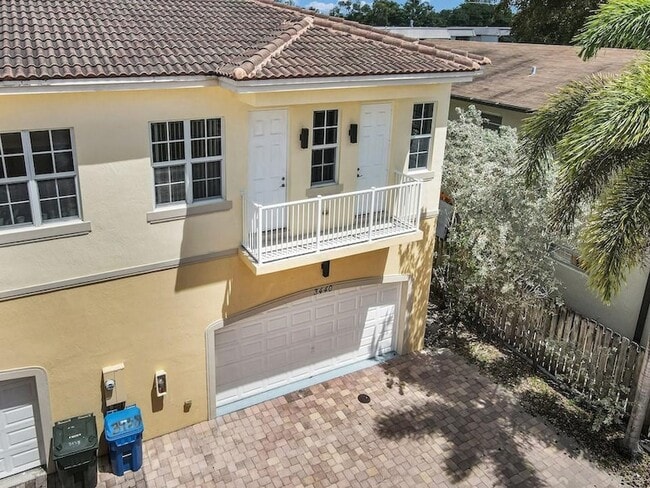 3432 NE 15th Ave in Oakland Park, FL - Foto de edificio - Building Photo