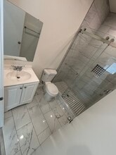 314 N Market St, Unit 5 in Inglewood, CA - Foto de edificio - Building Photo