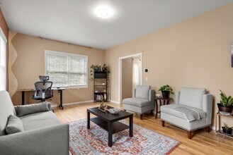 5 Equestrian Ln in Chelmsford, MA - Building Photo - Building Photo