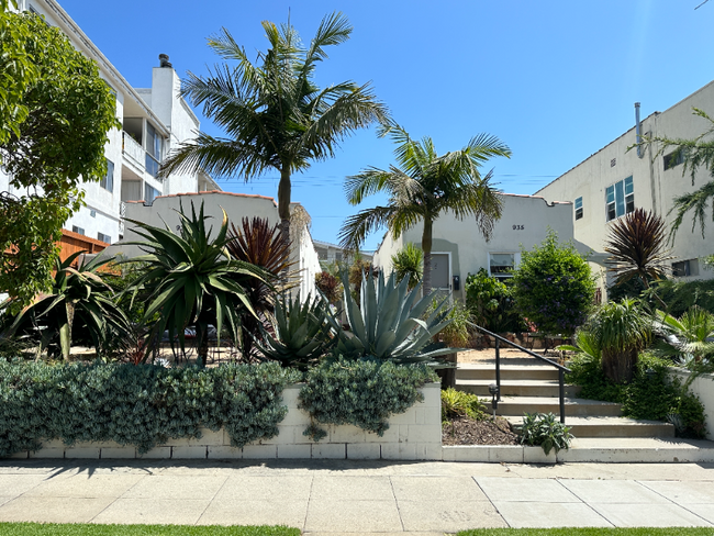 property at 935 Euclid St