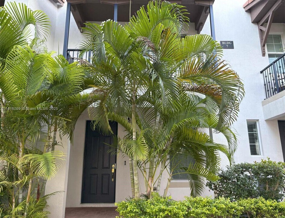 2660 SW 118th Rd in Miramar, FL - Building Photo