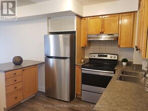 3888 Duke of York Blvd in Mississauga, ON - Building Photo - Building Photo