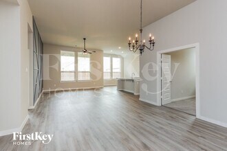 2107 Slow Stream Dr in Royse City, TX - Foto de edificio - Building Photo