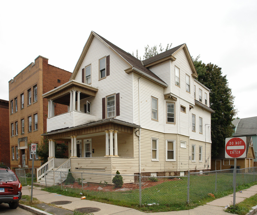 1045 Capitol Ave in Hartford, CT - Building Photo