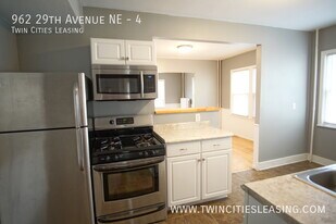 962 29th Ave NE in Minneapolis, MN - Building Photo
