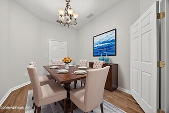 7047 Deer Lodge Cir in Jacksonville, FL - Building Photo - Building Photo
