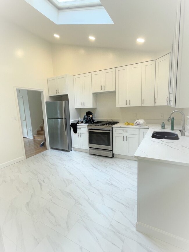 6908 Selkirk Dr in Bethesda, MD - Building Photo - Building Photo