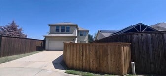 160 Wild Rose Ct in Aubrey, TX - Building Photo