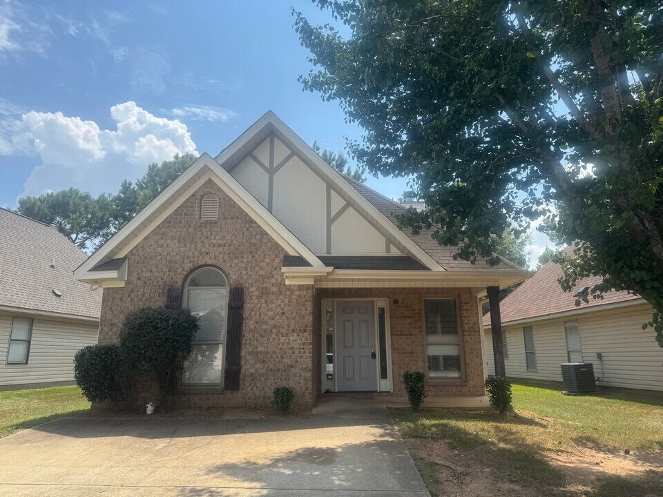 6616 Ridgeview Cir in Montgomery, AL - Building Photo