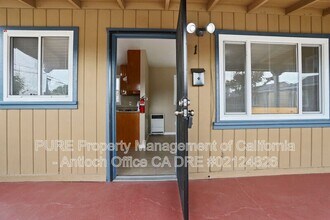 312 W Tregallas Rd in Antioch, CA - Building Photo - Building Photo