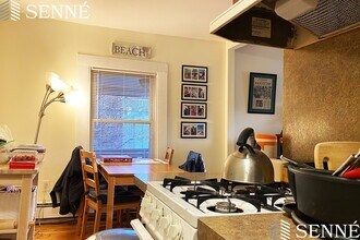 16 Evergreen Sq, Unit 3 in Somerville, MA - Building Photo - Building Photo