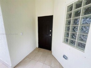 10901 NW 88th Terrace in Doral, FL - Building Photo - Building Photo