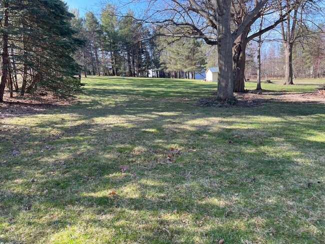 7689 Albion Rd in North Royalton, OH - Foto de edificio - Building Photo
