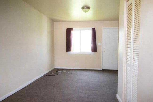 32620 Manistee St, Unit 1 in Westland, MI - Building Photo - Building Photo
