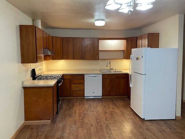 20620 Scenic Dr, Unit B in Chugiak, AK - Building Photo - Building Photo