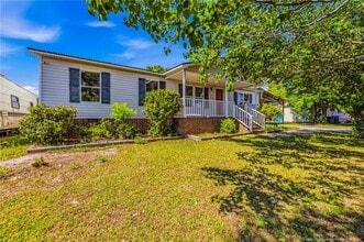 105 Valley Forge Way N in Cameron, NC - Building Photo - Building Photo