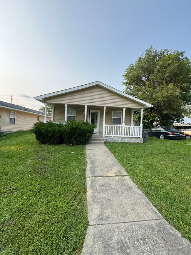 property at 1616 S Edgecombe Ave