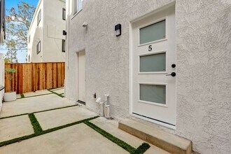 644 Pier Ave in Santa Monica, CA - Building Photo - Building Photo