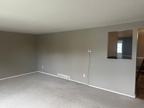45 Lemans Dr in Depew, NY - Building Photo - Building Photo