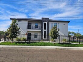 2907 Clark Blvd in Laredo, TX - Building Photo