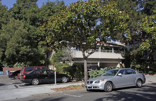 The Grelli Apartments in Palo Alto, CA - Building Photo - Building Photo