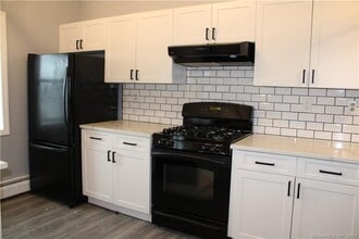 36 Tinsmith Crossing in Wethersfield, CT - Building Photo - Building Photo