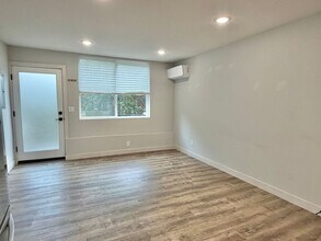 4526 Delridge Wy SW in Seattle, WA - Building Photo - Building Photo