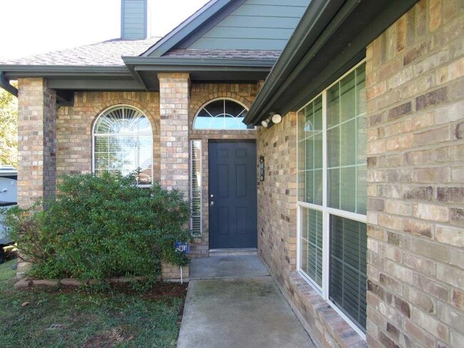70 Lakeside Dr in Trinity, TX - Building Photo - Building Photo