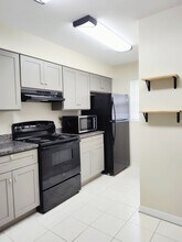 175 Yorktowne Dr in Daytona Beach, FL - Building Photo - Building Photo