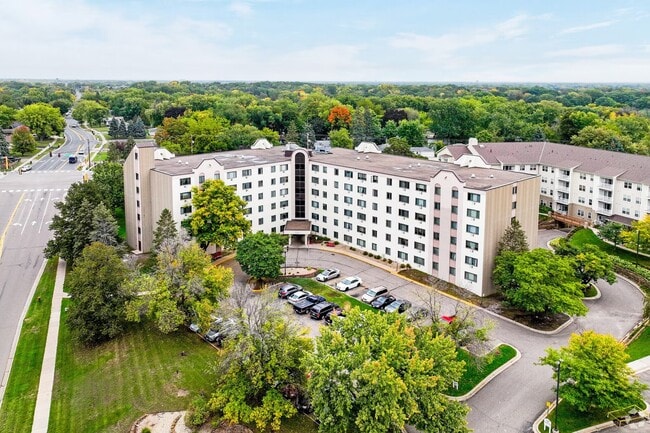 Chardon Court Apartments