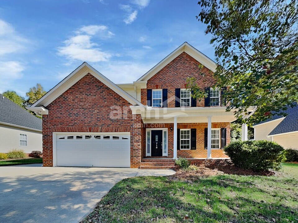 718 Barrocliff Rd in Clemmons, NC - Building Photo