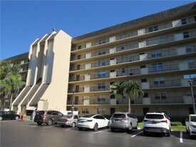 3300 W Rolling Hills Cir, Unit 708 in Davie, FL - Building Photo