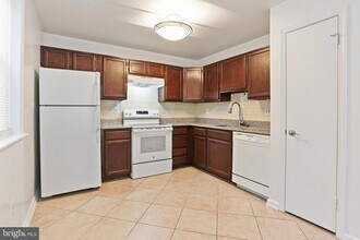 129 Bent Twig Ln-Unit -319 in Gaithersburg, MD - Building Photo - Building Photo