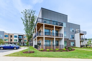 Taryn at 401 in Raleigh, NC - Building Photo