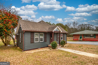 245 Alcovy St in Monroe, GA - Foto de edificio - Building Photo