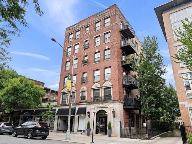 property at 4144 N Sheridan Rd