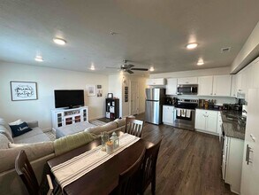 393 W 625 N in Payson, UT - Foto de edificio - Building Photo