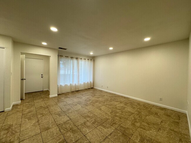 1975 Olmo Way in Walnut Creek, CA - Building Photo - Building Photo