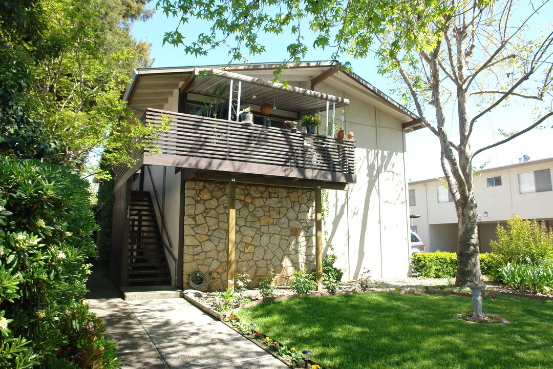 758 Opal Dr in San Jose, CA - Foto de edificio