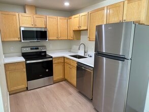 3099 Laurel Dr in Sacramento, CA - Building Photo - Building Photo
