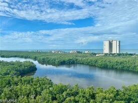 8990 Bay Colony Dr in Naples, FL - Building Photo
