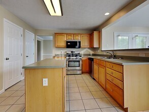 80 Bluegrass Ln in Monroe, OH - Foto de edificio - Building Photo