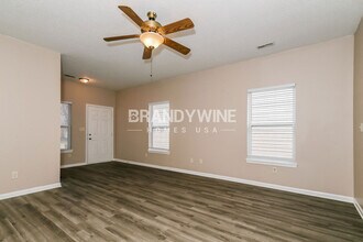 7215 Parklake Pl in Indianapolis, IN - Foto de edificio - Building Photo